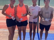 finále čtyřhry dorostenek v Jindřichově Hradci Zábranová V., Zábranová N. - Krejsová, Nguyenová 6:3, 6:1 /6.-7.8/