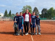 Družstvo babytenistů v Písku, zleva: Šťastný F., Bula P., Sédl J., Vondra M., trenér Brožová S.