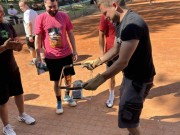 chybička se vloudila - hořící šafing a zachránce Jouza