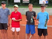 finále debla dorostu ve Vlašimi: Nenadál, Černý - Venc, Kváš 4:6, 6:7 (4)