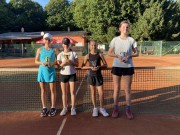 Finále čtyřhry st. žákyň v Kolíně: Nettlová, Šebístková  - Kmochová, Honsová 6:3, 6:1
