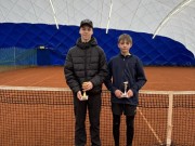 finále dvouhry starších žáků v Jesenici - Loudát A. : Bažant 6:4, 6:3